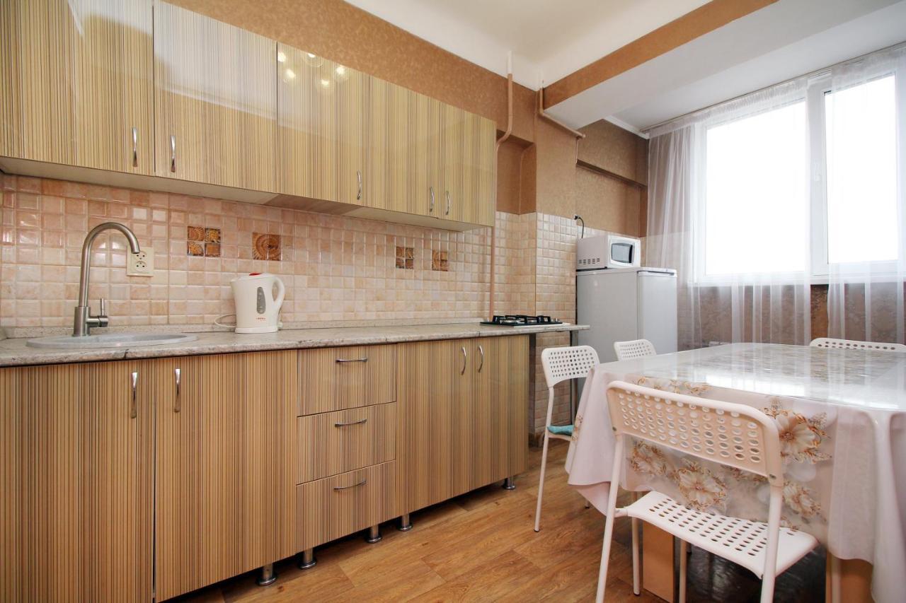 Spacious Central Apartment Almaty Exterior photo